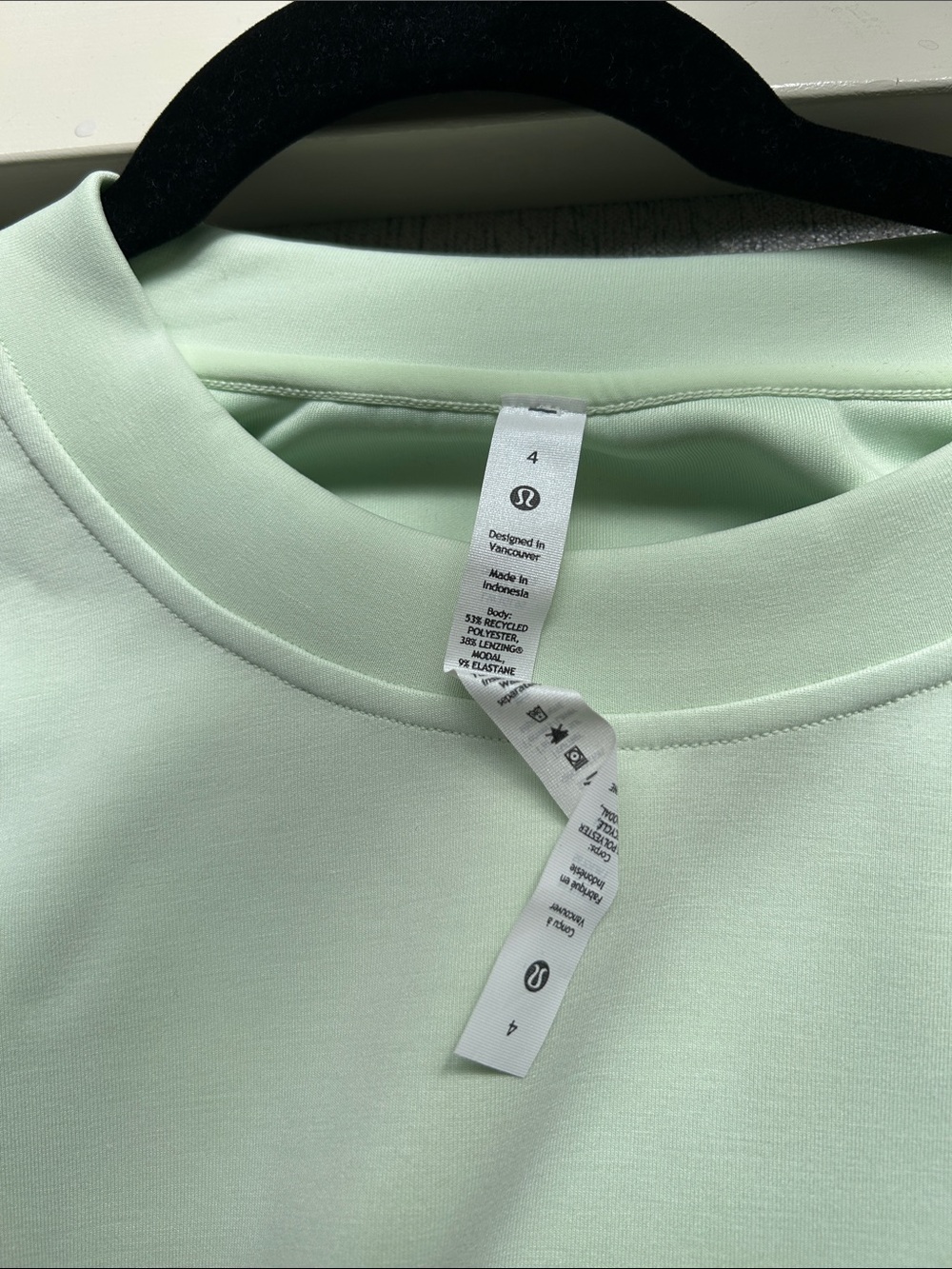 Lululemon Softstreme Kolhlrabi Green Perfectly Cropped Crew NWT - Picture 4 of 5
